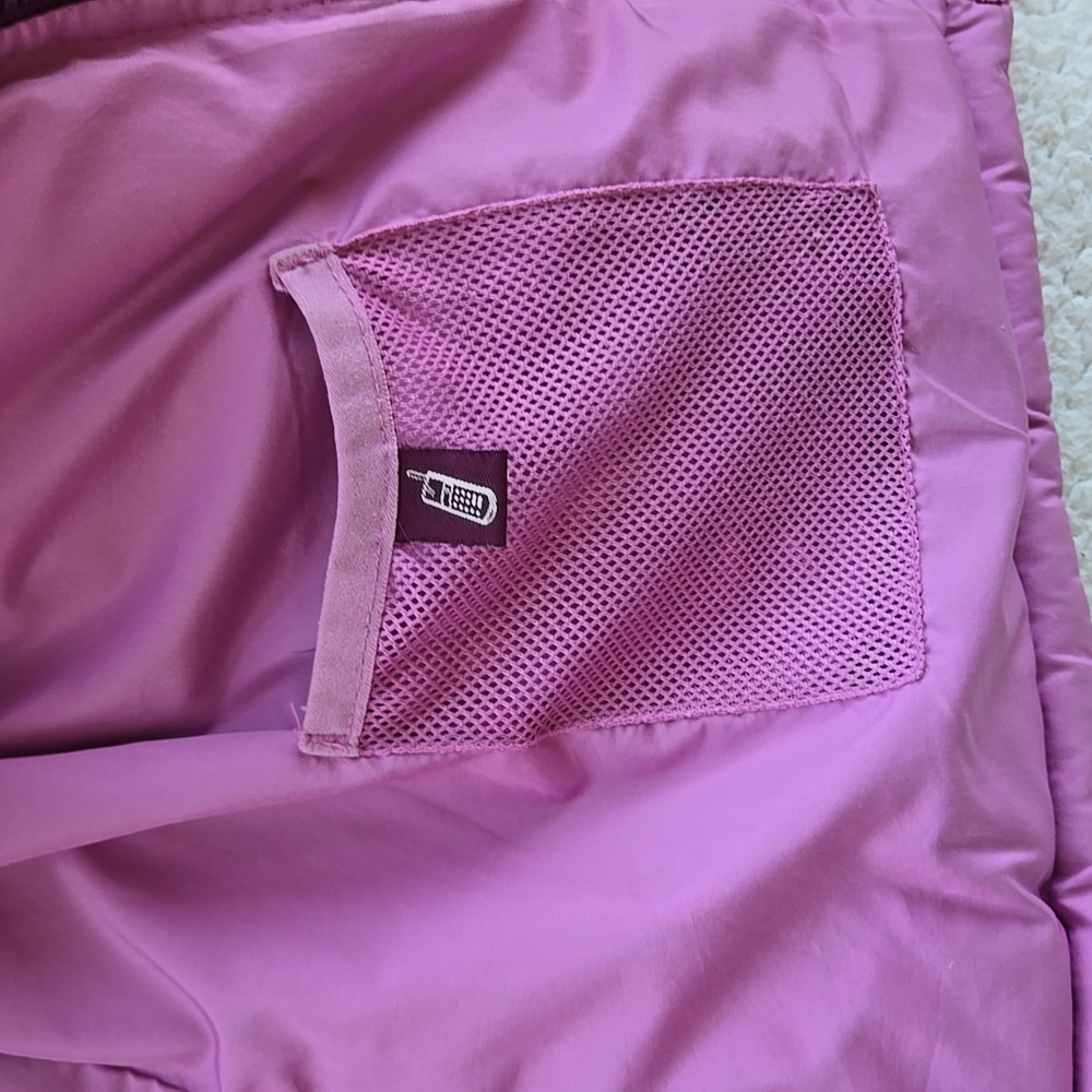 Vintage Aeropostale Burgundy Down Puffer Vest CUTE!! - Picture 7 of 7